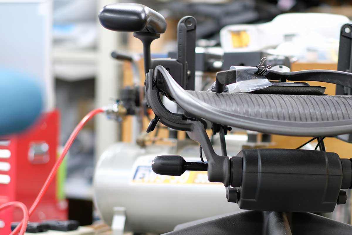 クラシックアーロンチェアのオーバーホール